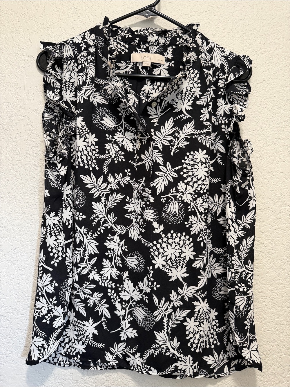 LOFT Black and White Floral Ruffle Sleeve Blouse